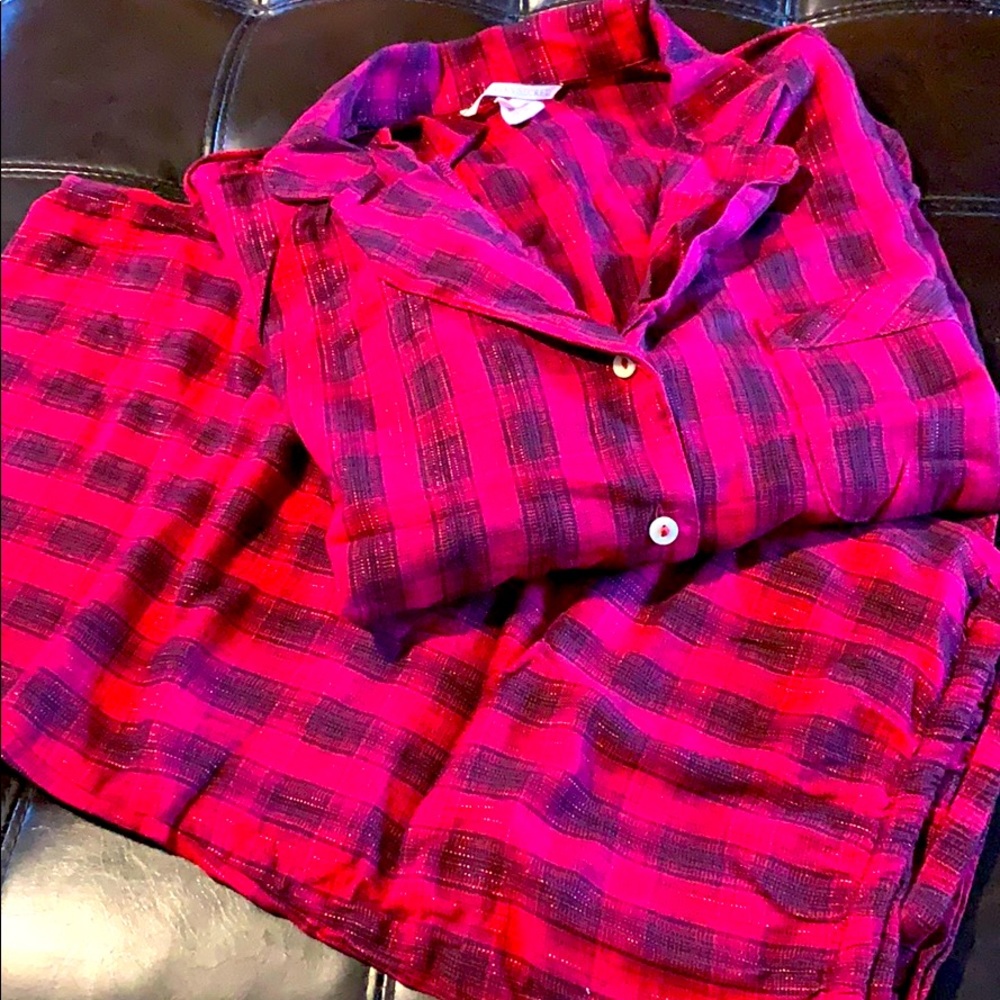 Comfy red VS pajamas